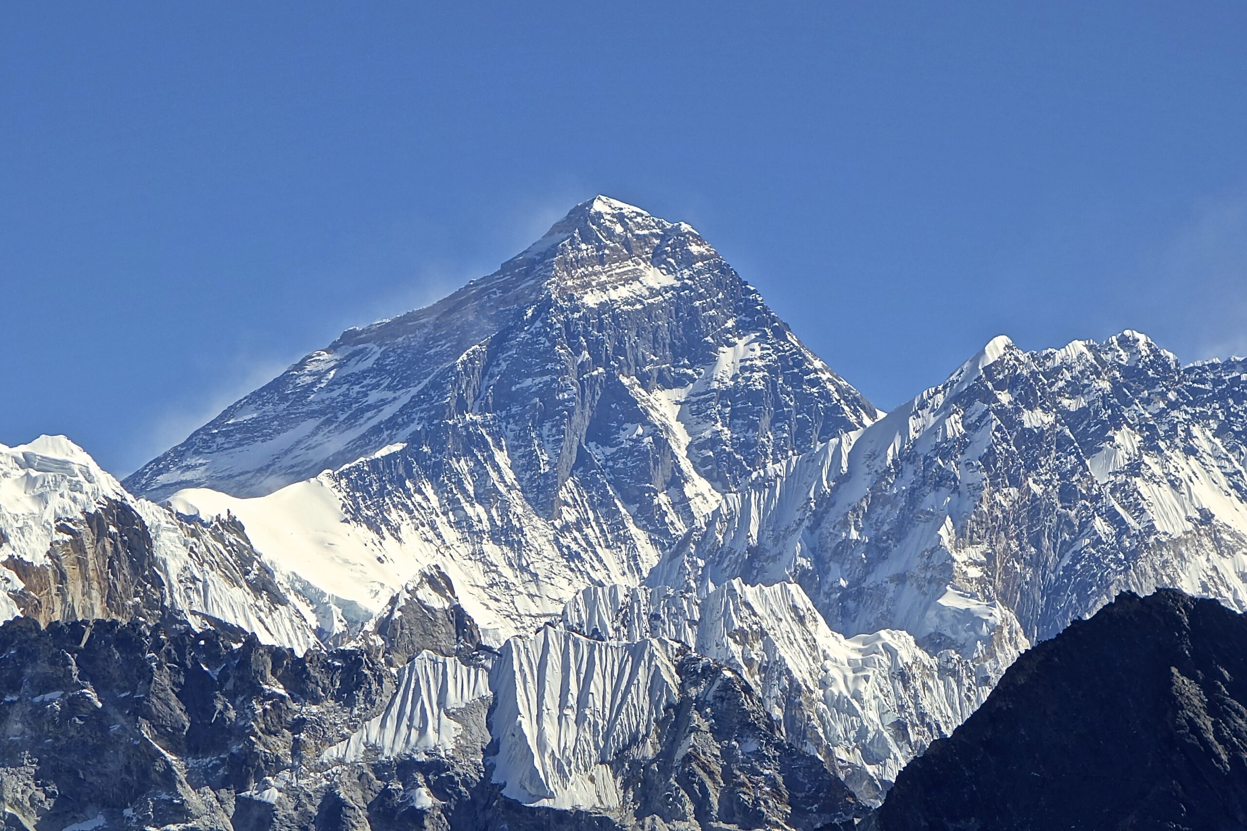 New Height Of Mount Everest Declared By Nepal And China The Story Watch